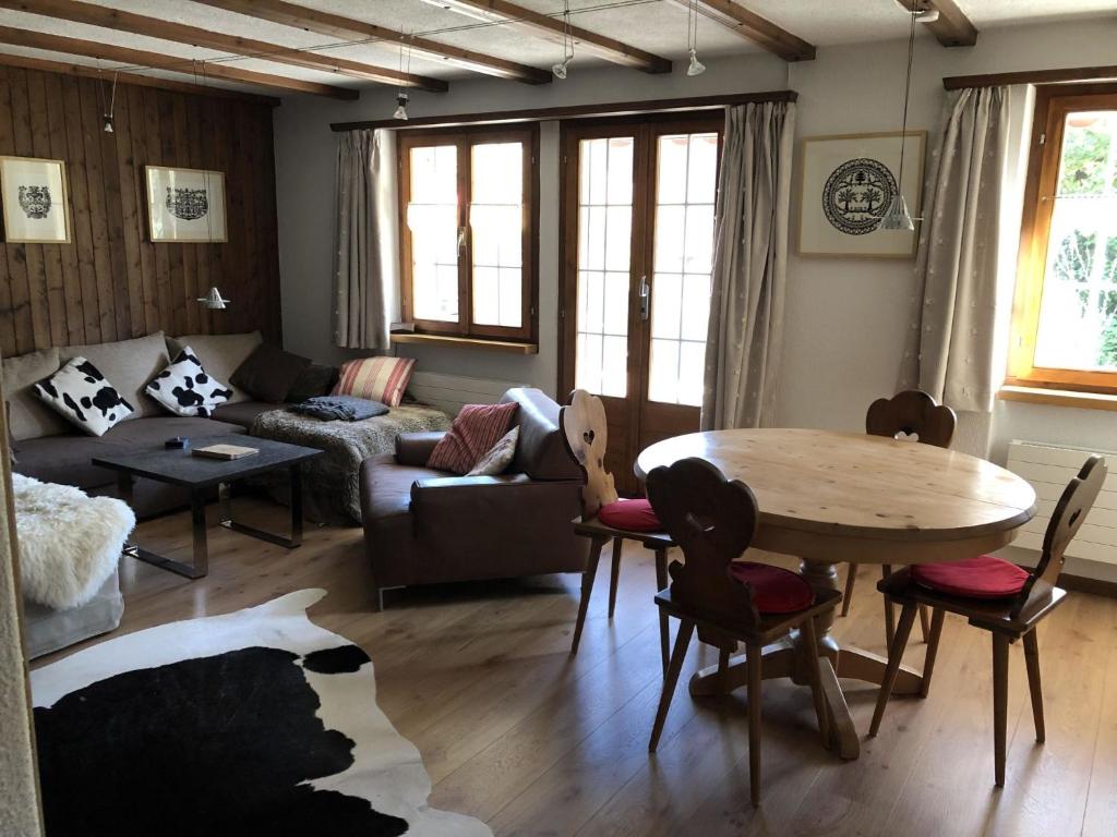 Posezení v ubytování Apartment Strubeli by Interhome