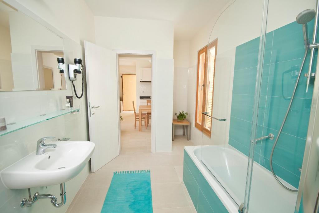 Kúpeľňa v ubytovaní Eol Apartments Viganj