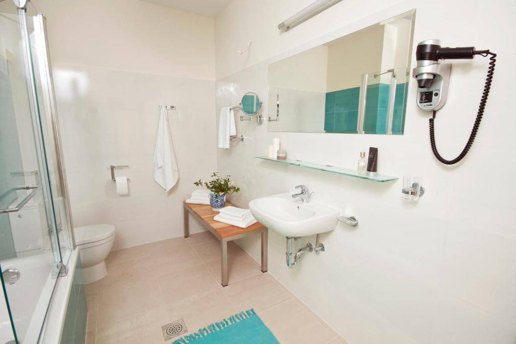 Kúpeľňa v ubytovaní Eol Apartments Viganj