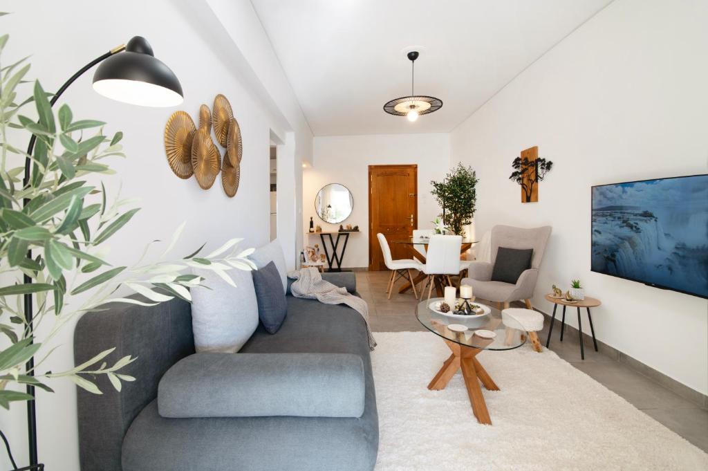 Michael's Seaside Homely Apartment In Varkiza - Квартира с одной спальней