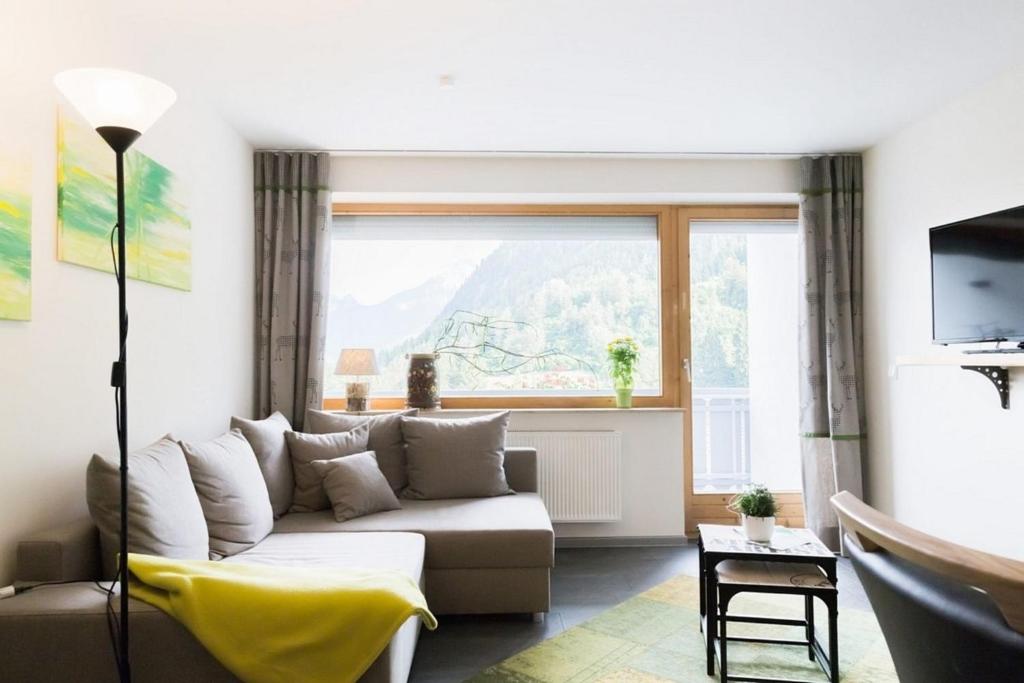 Μια τηλεόραση ή/και κέντρο ψυχαγωγίας στο Wildgrün Panorama Lodge 5