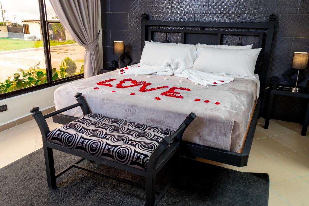 Postel nebo postele na pokoji v ubytování Luxury Canyon Suites