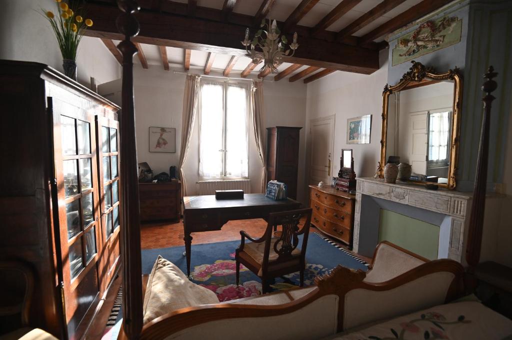 Χώρος καθιστικού στο Chambres d'hôtes de La Folie en Arles