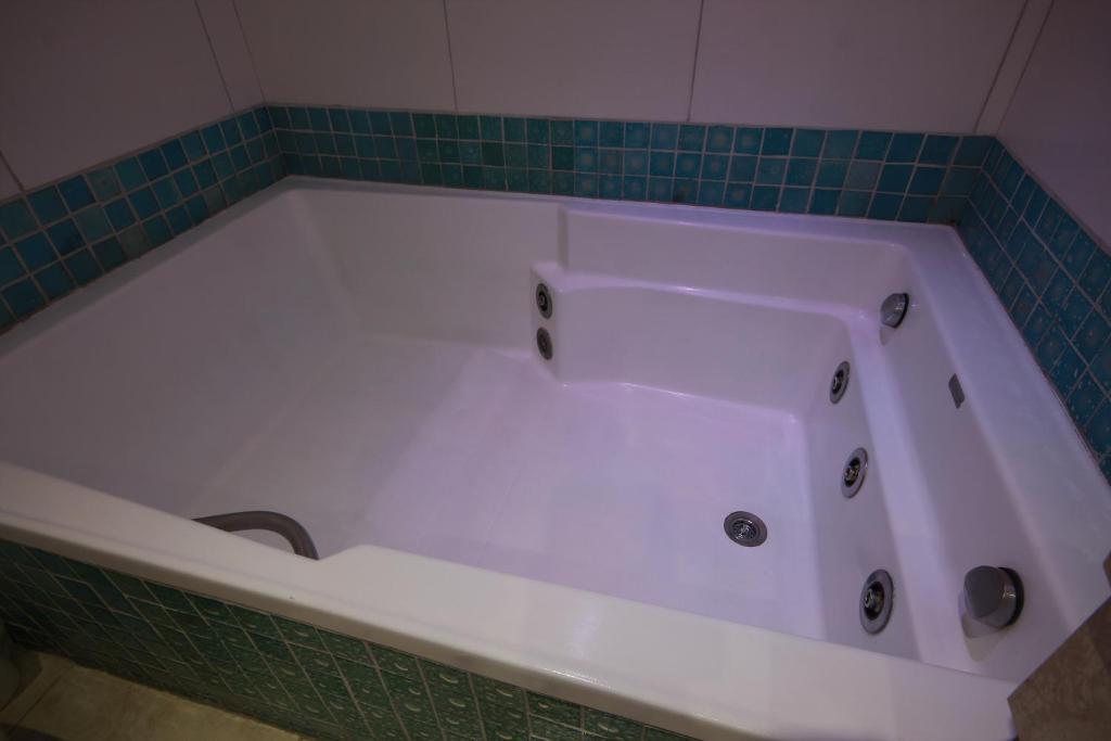  Hippus Motel (Adult Only)