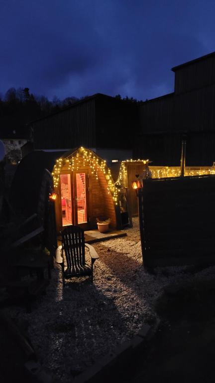 Fotografie z fotogalerie ubytování Romantischer POD - Gegen Aufpreis mit Hot Tub - Whirlpool & Sauna v destinaci Hohenberg an der Eger