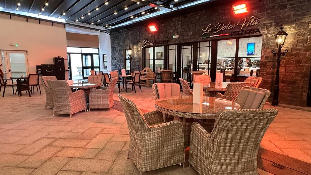 A restaurant or other place to eat at Sweeney's Hotel 2020 Limited