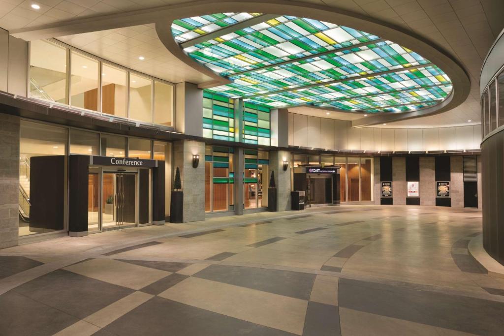 Coast Coal Harbour Vancouver Hotel by APA - Resim 9