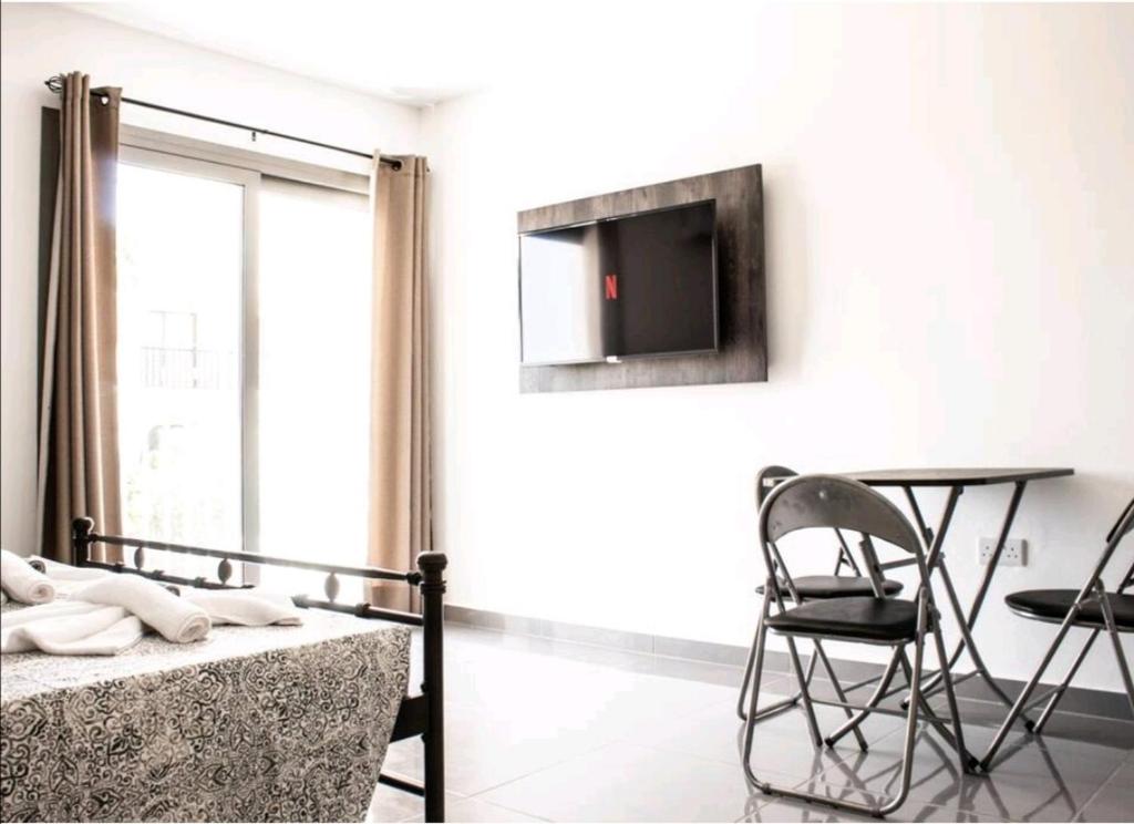 Roomy Studio - stone throw away to Nissi Beach!