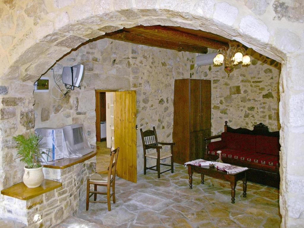 Fotografia z galérie ubytovania traditional holiday home in Vafes with a view of the countryside v destinácii Vafés