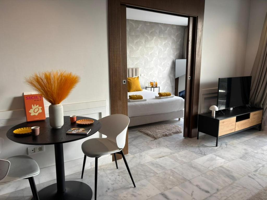 Photo de la galerie de l'établissement Maya Suites - Studio raffiné, Vue sublime, à Casablanca
