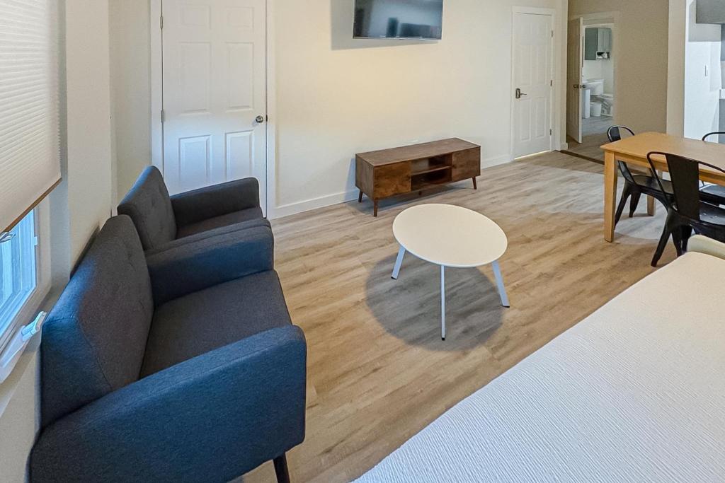 Posezení v ubytování The Beach Suite #4