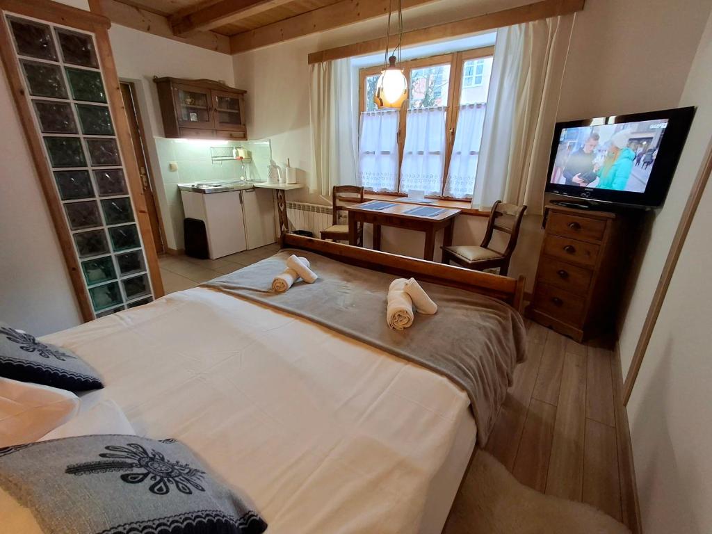 Apartamenty Pod Cisówką - Double Room With Private Bathroom