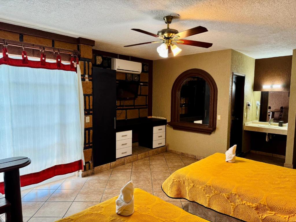 Hotel Cabañas Santa Cruz - 