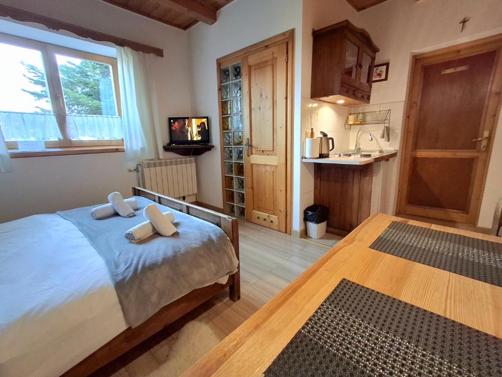 Apartamenty Pod Cisówką - Double Room With Private Bathroom