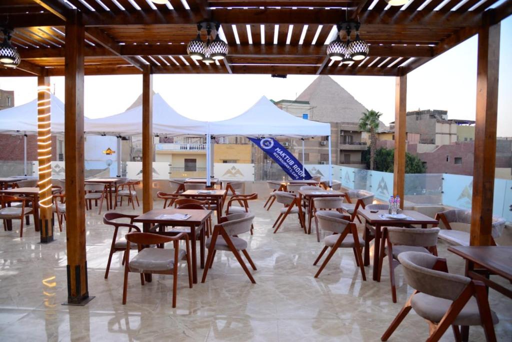 Nespecifikovaný výhled na hory nebo výhled na hory při pohledu z hotelu