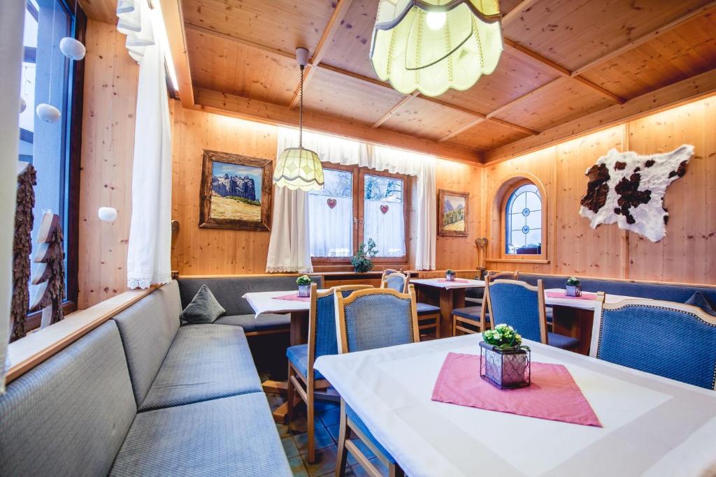 Posezení v ubytování Alpenhaus Monte