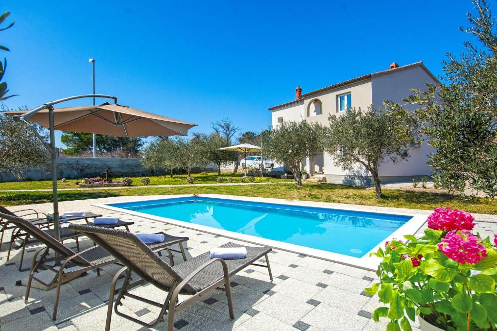 Πισίνα στο ή κοντά στο Villa Maar