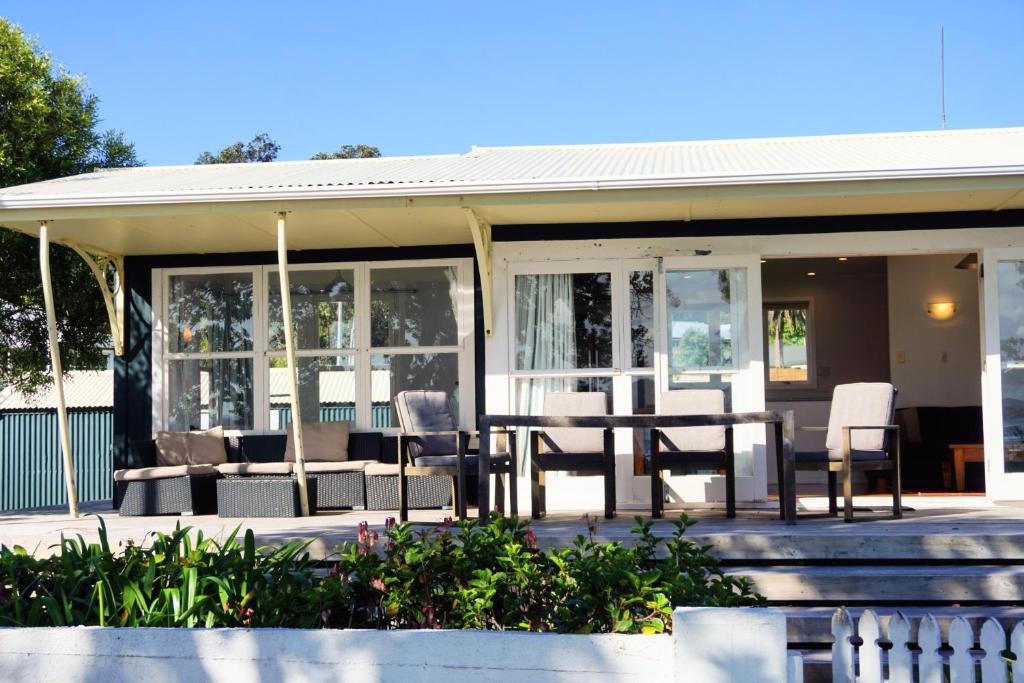 Balcone o terrazza di LAST ON THE STRAND, RUSSELL - The BOATHOUSE