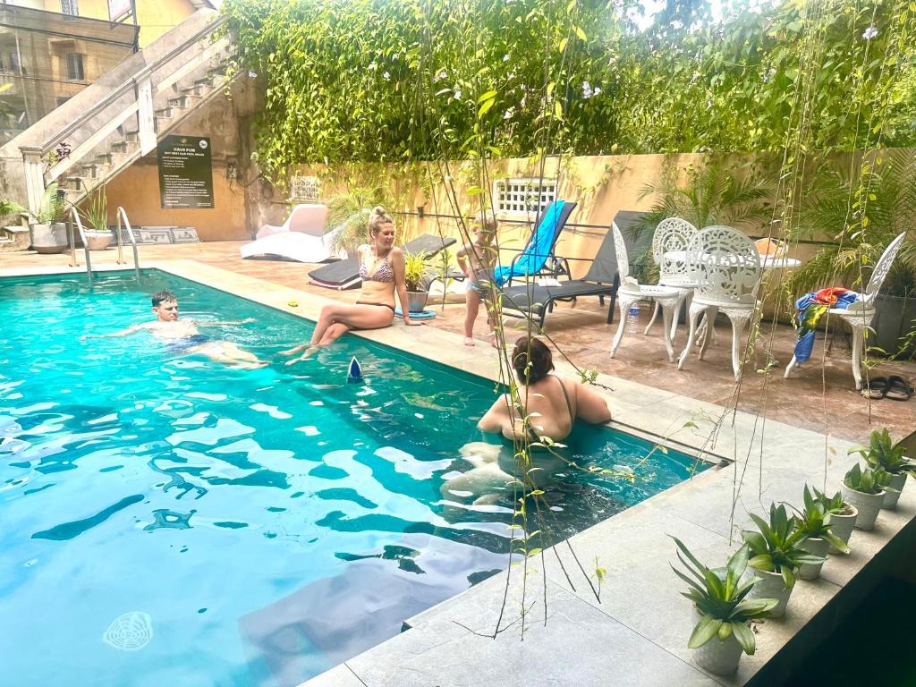 St CLAIRE'S GREEN Negombo Hotel & Hostels - 16