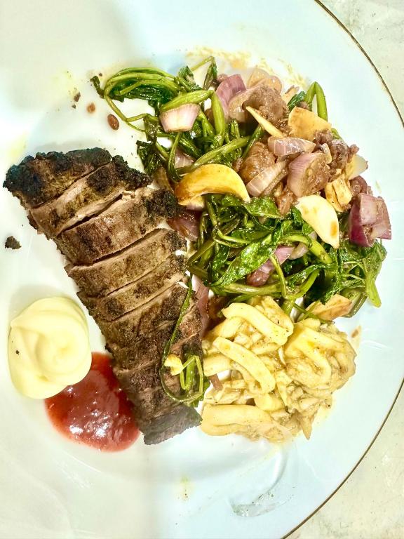 St CLAIRE'S GREEN Negombo Hotel & Hostels - 13