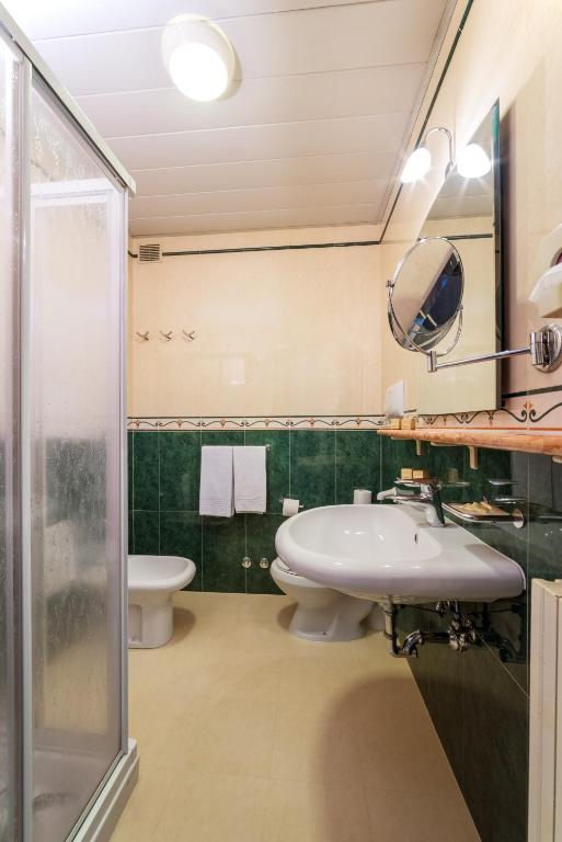 Koupelna v ubytování Hotel Apollo Terme