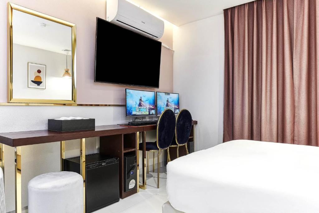 TV a/nebo společenská místnost v ubytování Wonju May hotel