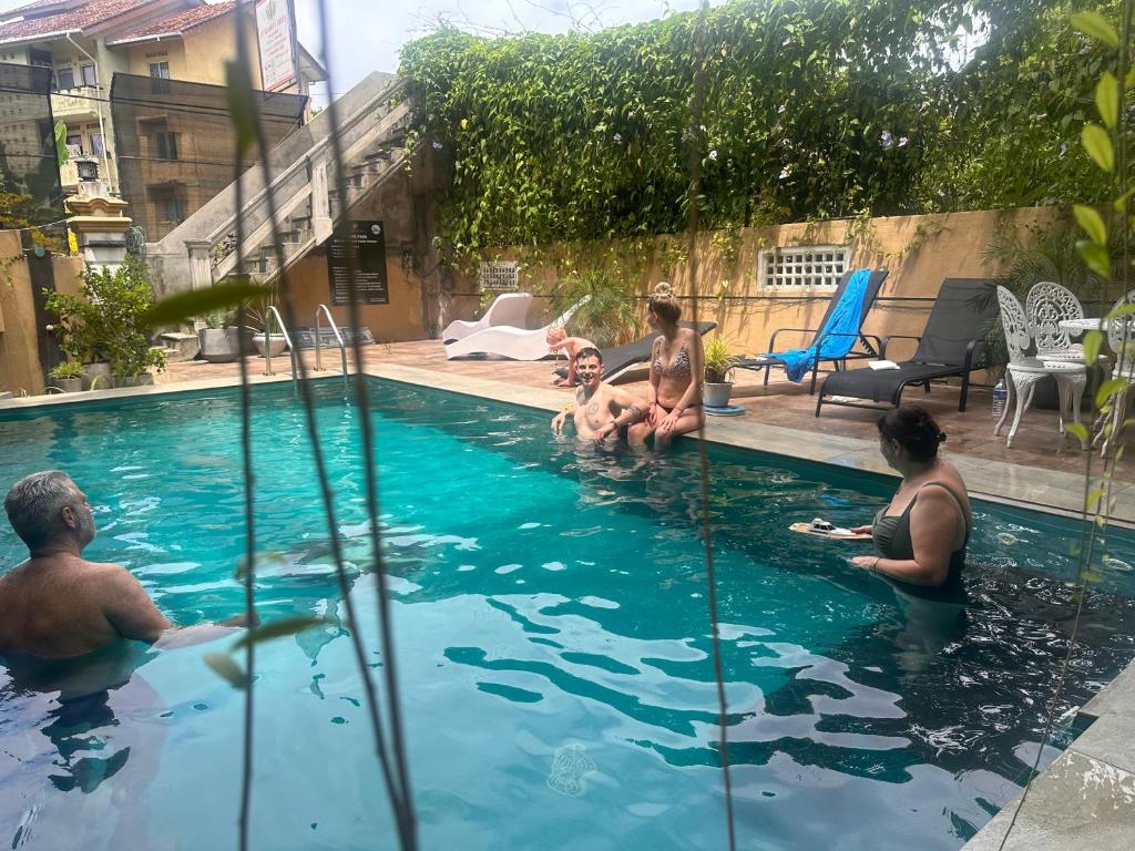 St CLAIRE'S GREEN Negombo Hotel & Hostels - 18