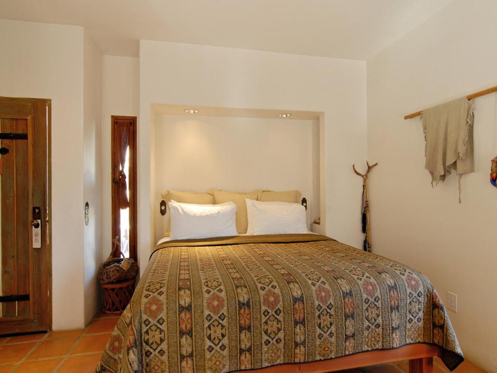 Borrego Valley Inn - Superior King Room With Fireplace
