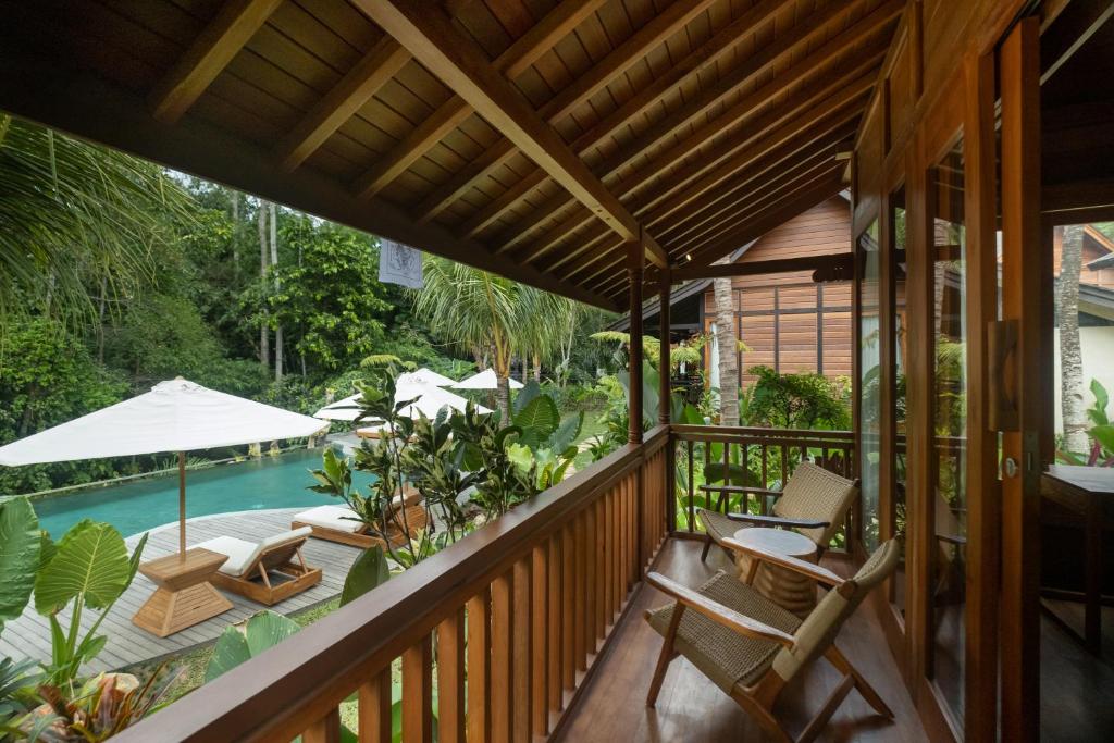 Bazén v ubytování Samujha Ubud Resort nebo v jeho okolí