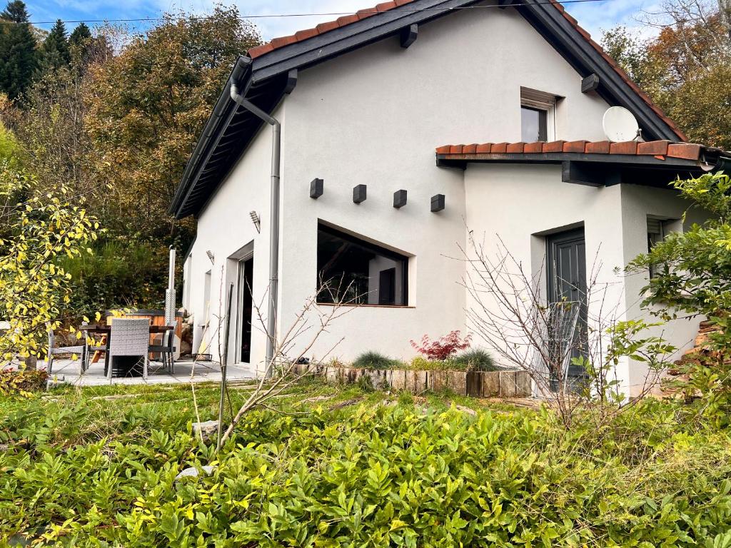 O grădină în afara Le HAUT DES CHANTS