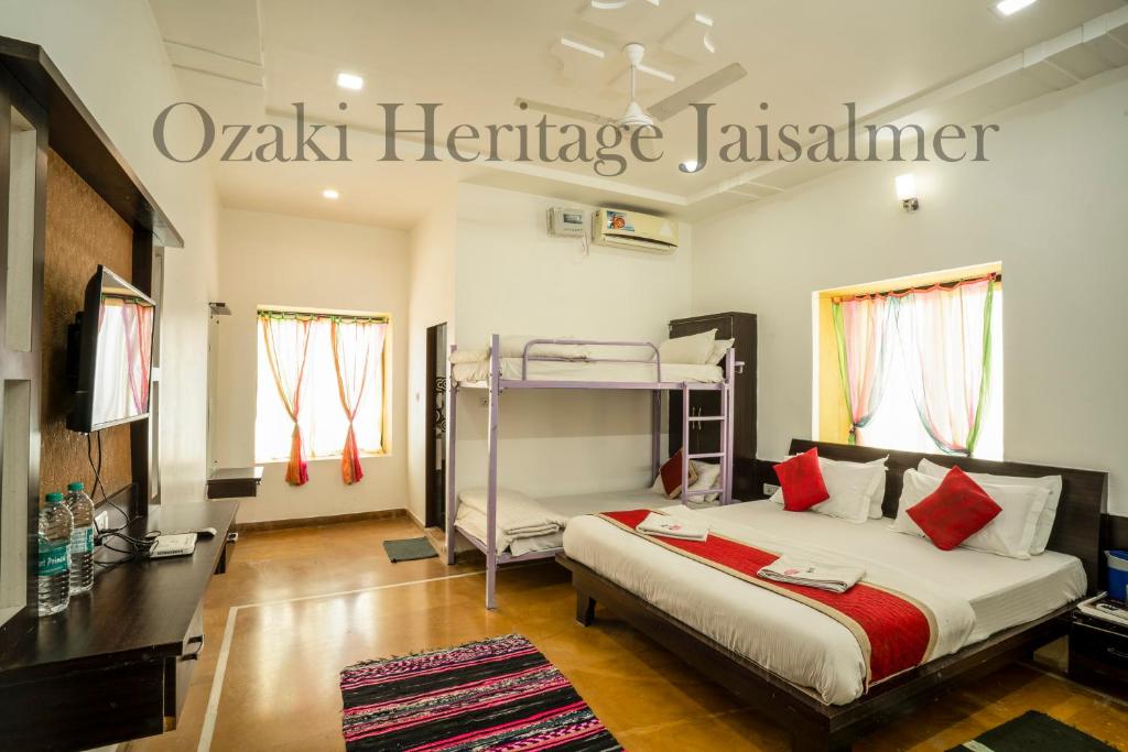 Postel nebo postele na pokoji v ubytování Ozaki Heritage Jaisalmer