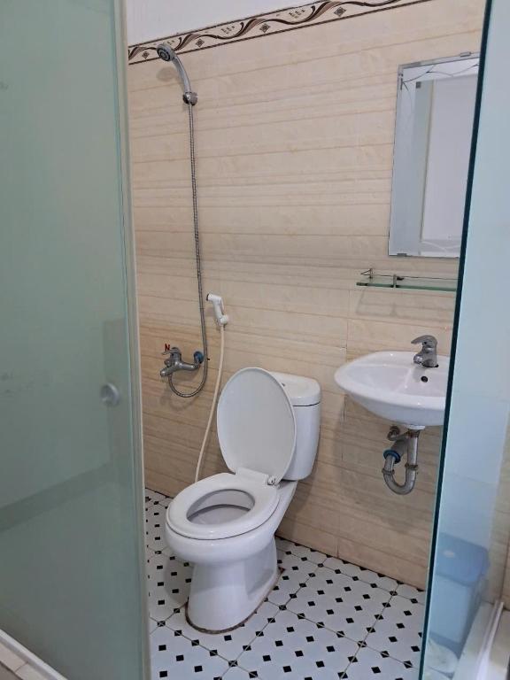 Koupelna v ubytování Nhà nghỉ Mai Lan