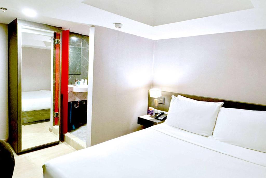 Ramada Sukhumvit Soi Eleven - Resim 21