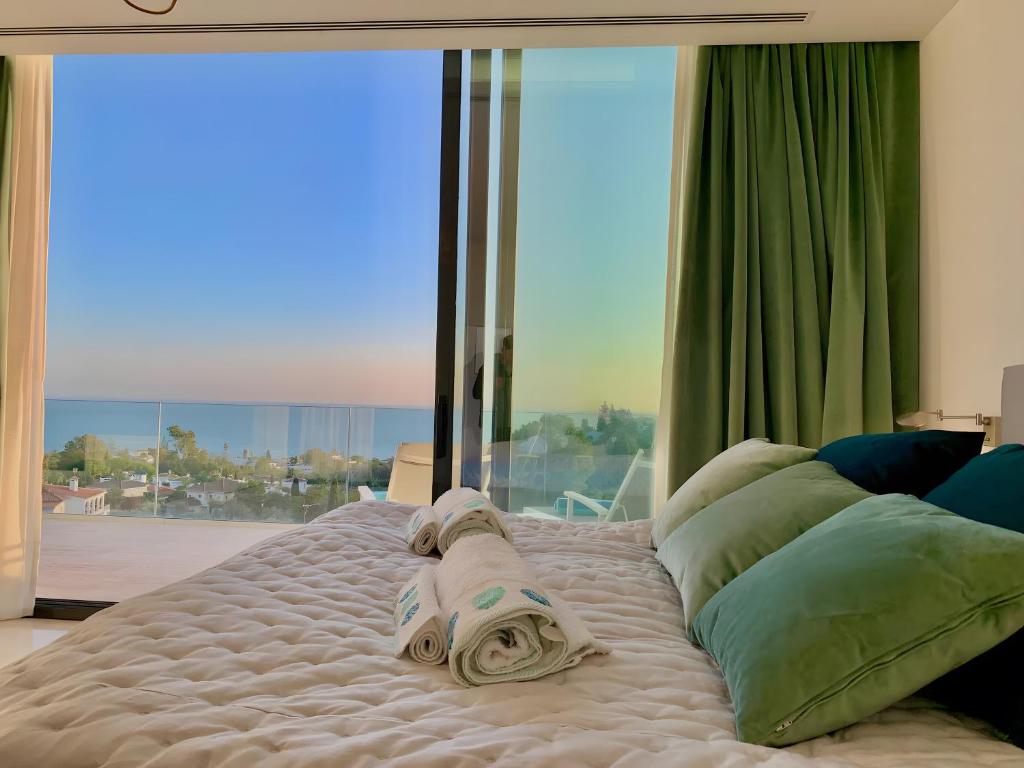 Fotografie z fotogalerie ubytování Luxury villa with Infinity pool v destinaci Benalmádena