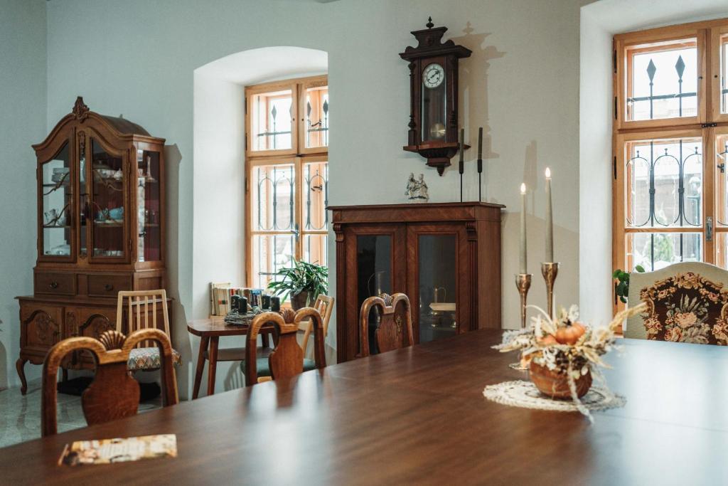 Fotografie z fotogalerie ubytování ČÁKYHO KÚRIA - apartmán pre 5 osôb s krbom a saunami ve Smižanech