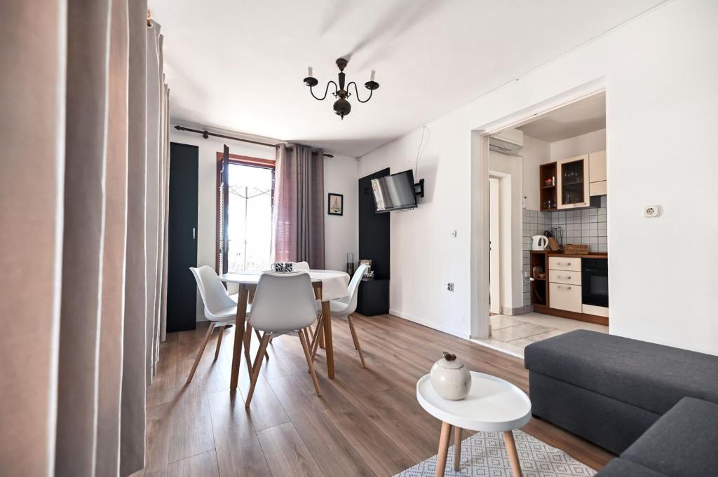 Część wypoczynkowa w obiekcie Apartment Rajna