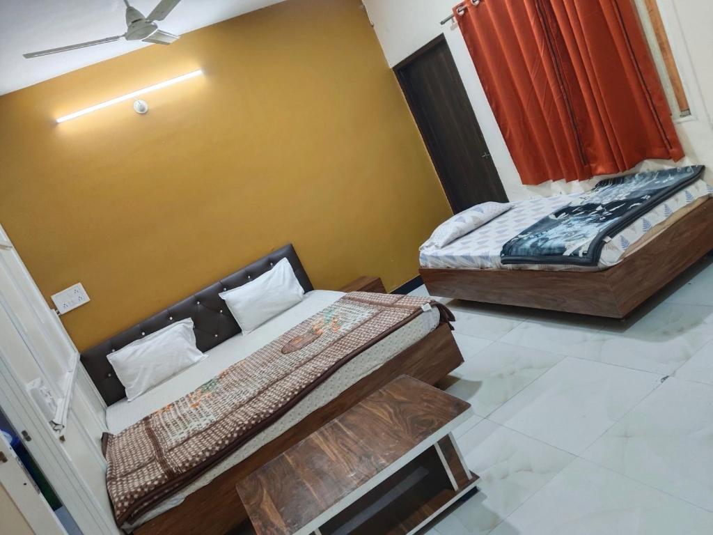 Hotel Shree Radhe Krishna Palace - Triple Room
