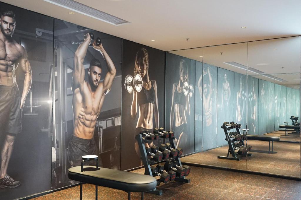 Fitness centrum a/nebo fitness zařízení v ubytování Arthur Hotel Liwan COCO Park Guangzhou-24H Coffee&Low Tea & Free Shuttle Bus For Canton Fair By Paco Group