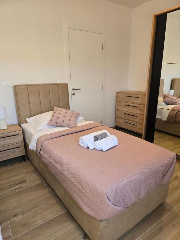 Postel nebo postele na pokoji v ubytování Villa Lea Marezige Koper