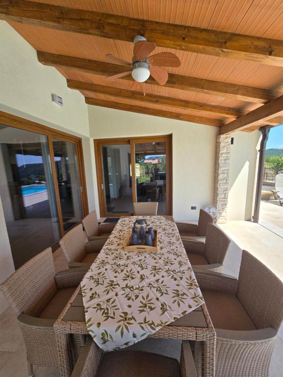 Posezení v ubytování Villa Lea Marezige Koper