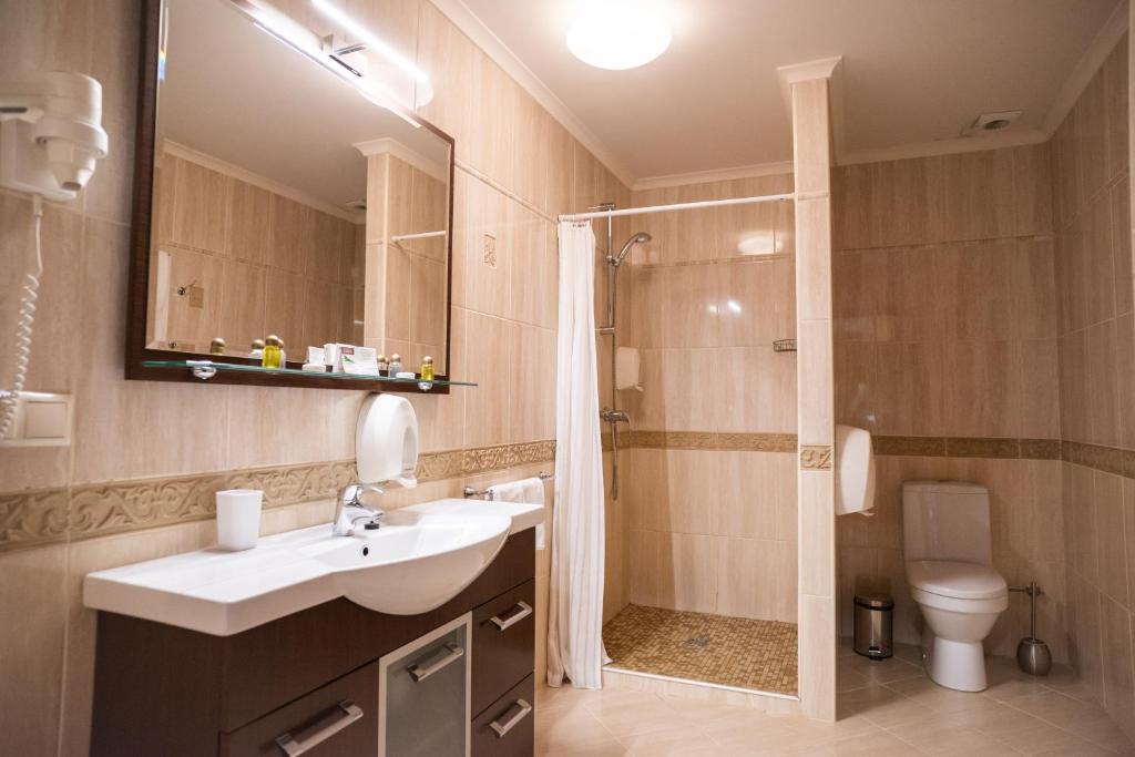 Koupelna v ubytování Solva Resort Medical & SPA