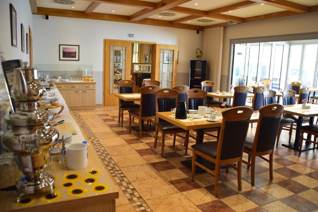 Restaurace v ubytování Land-gut-Hotel Seeblick