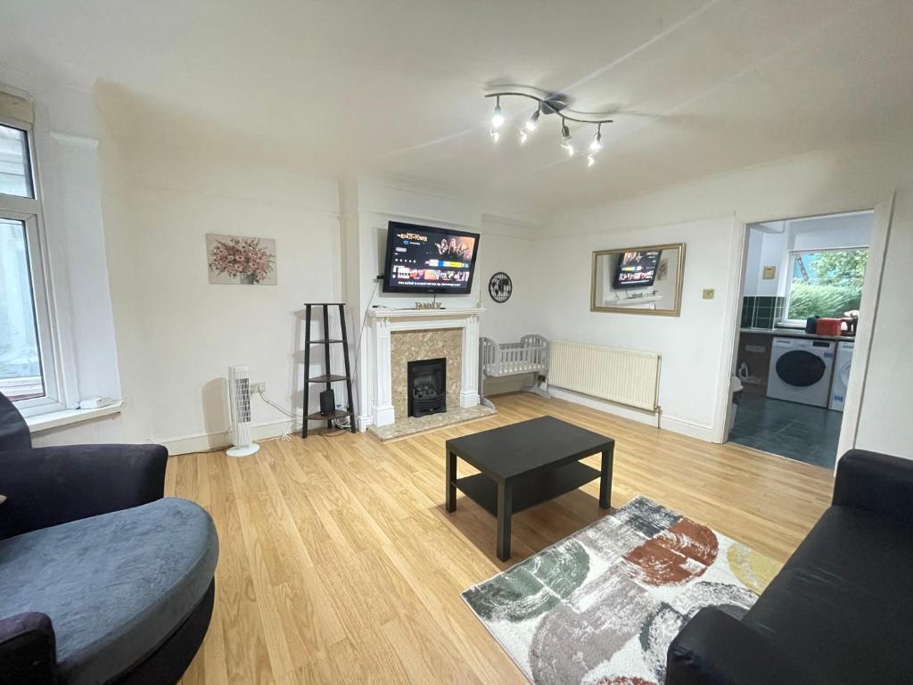 Convenient 3BR close to QE Hospital & University of Birmingham