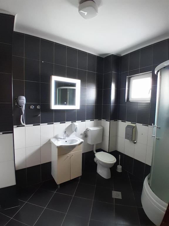 Koupelna v ubytování Hotel Victoria