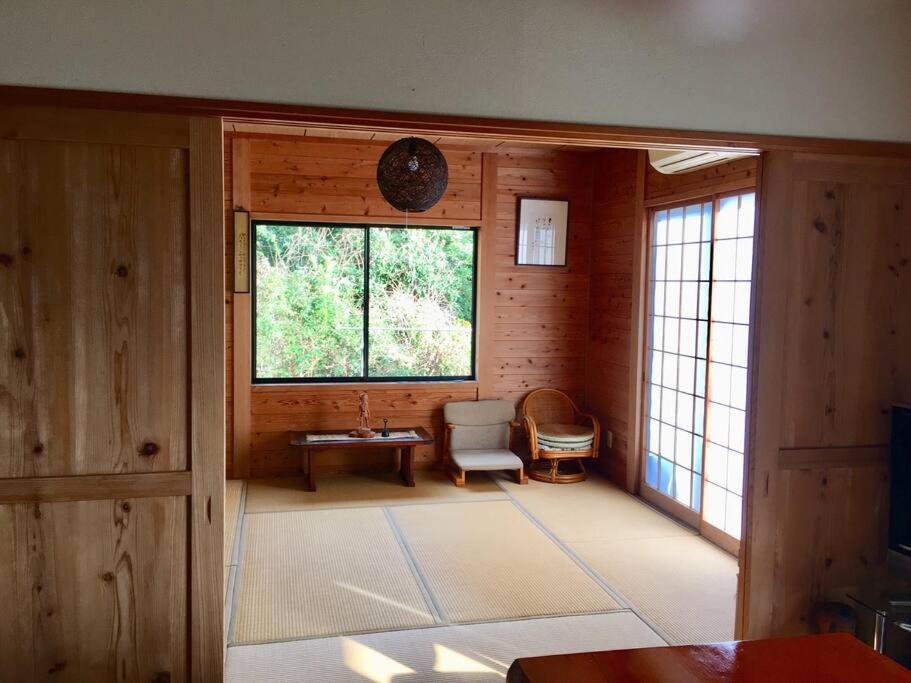 Posezení v ubytování 屋久島シエスタYakushima Entire house with a wonderful view