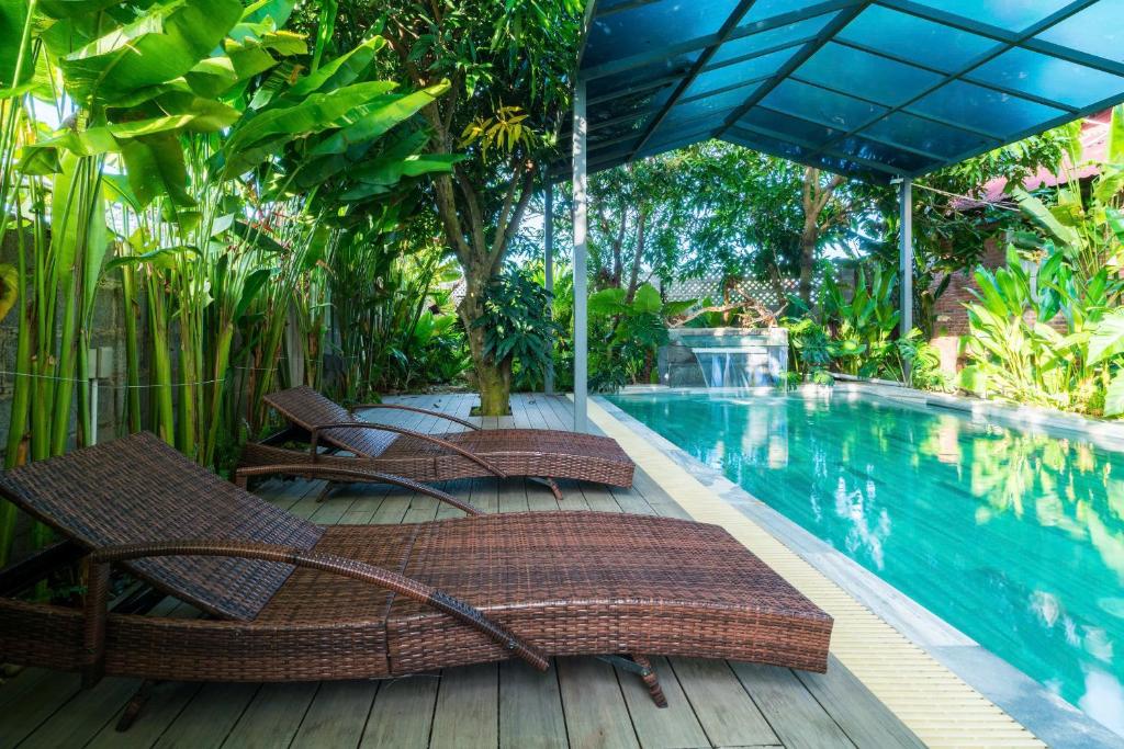 Hồ bơi trong/gần Eco House Villa