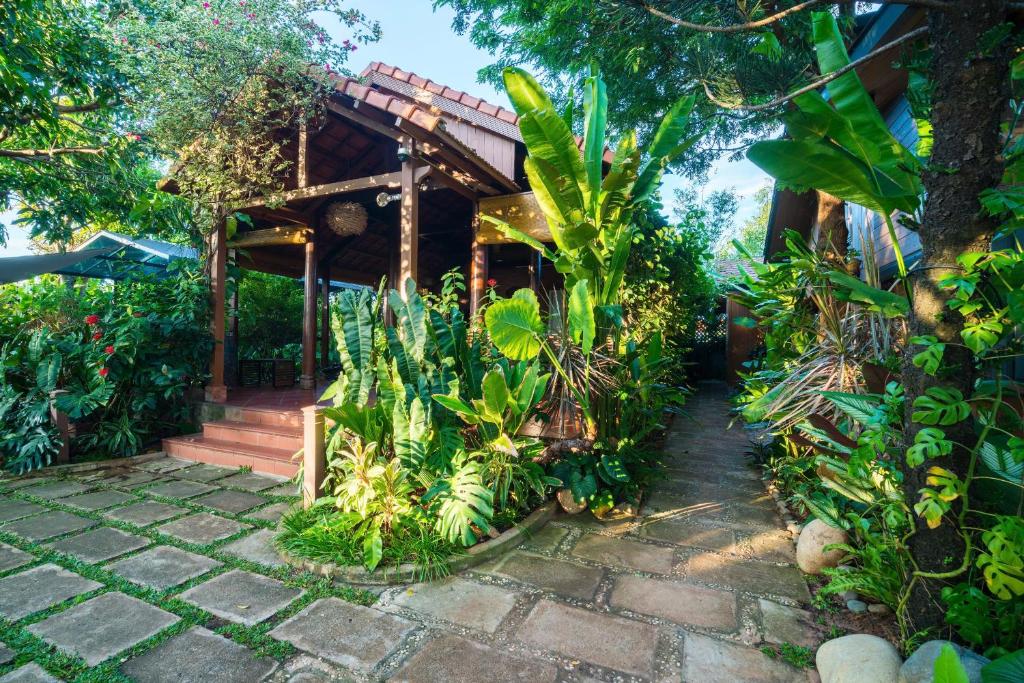 Vườn quanh Eco House Villa