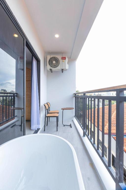 Balkón nebo terasa v ubytování Mellow Poshtel - Kata Beach