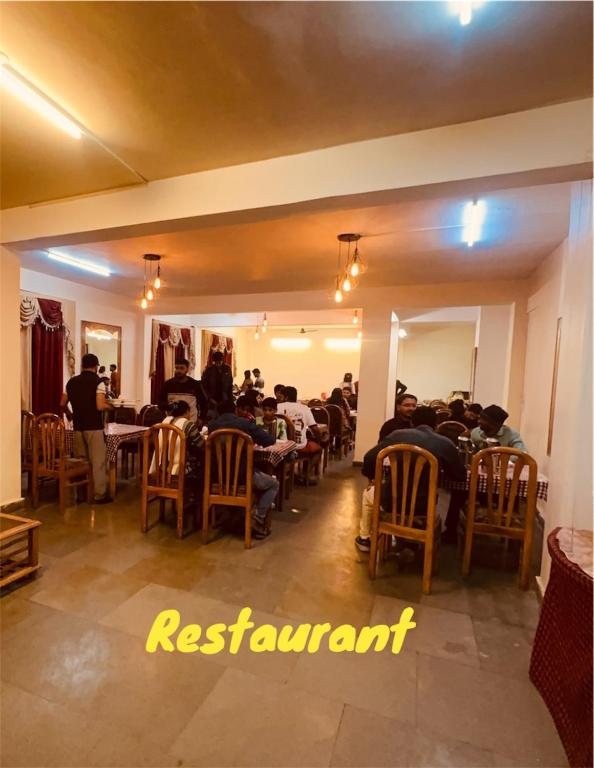 Restaurace v ubytování Himalayan Regency #nearmallroad #primelocation