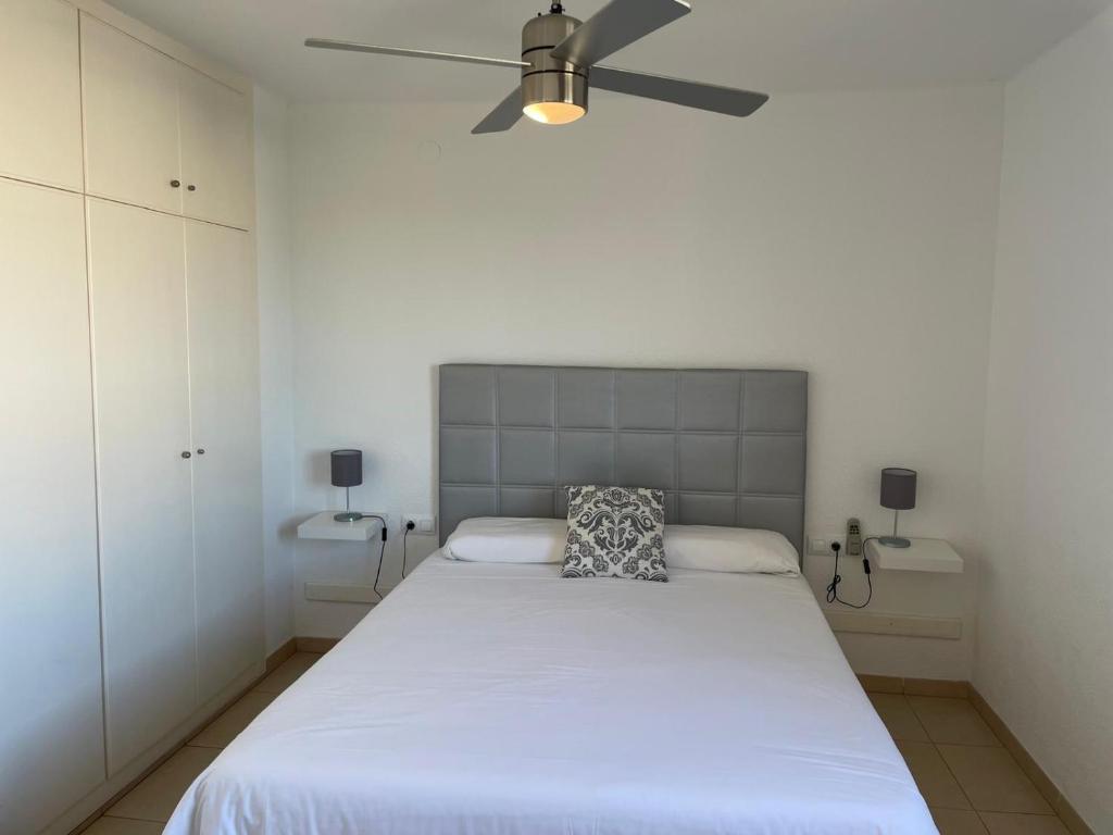 Posteľ alebo postele v izbe v ubytovaní Deauville Miami platja